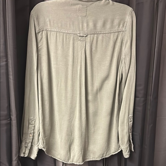 ❣️5 items $25 Women’s Olive Green Button-Up Shirt by : American Eagle - Picture 5 of 5